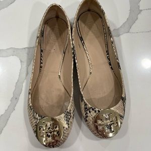 Tory burch snake flats